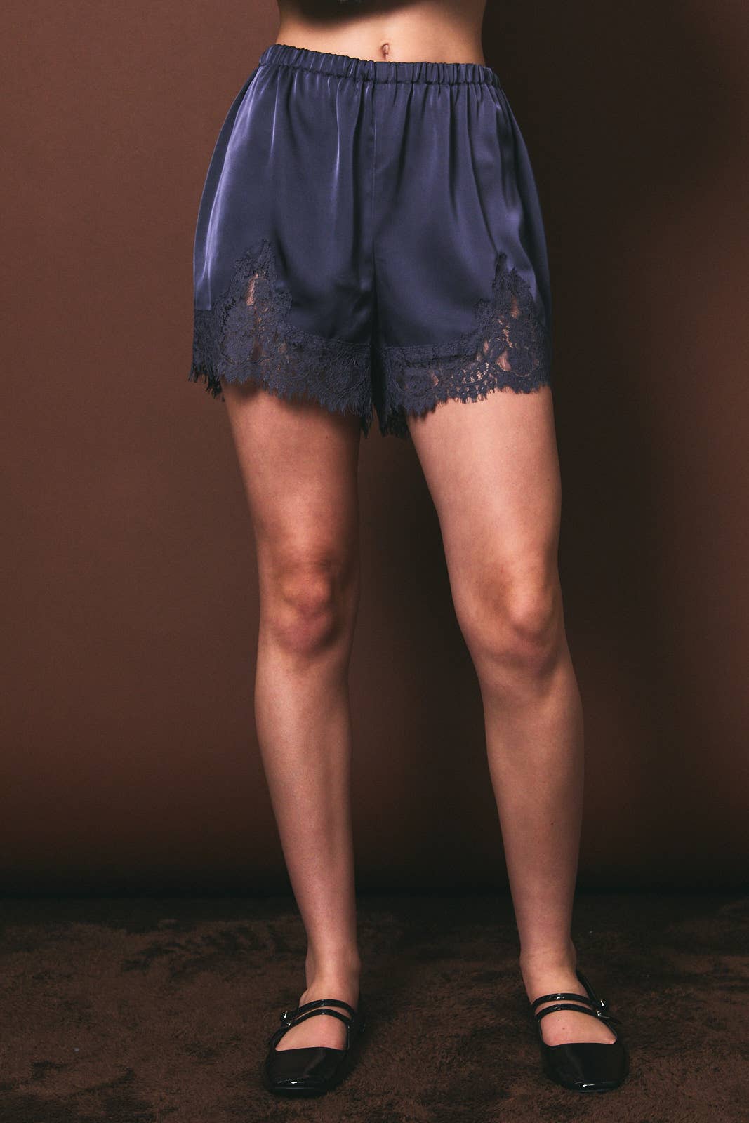 Lace Trim Satin Elastic Waist Mid Rise Shorts