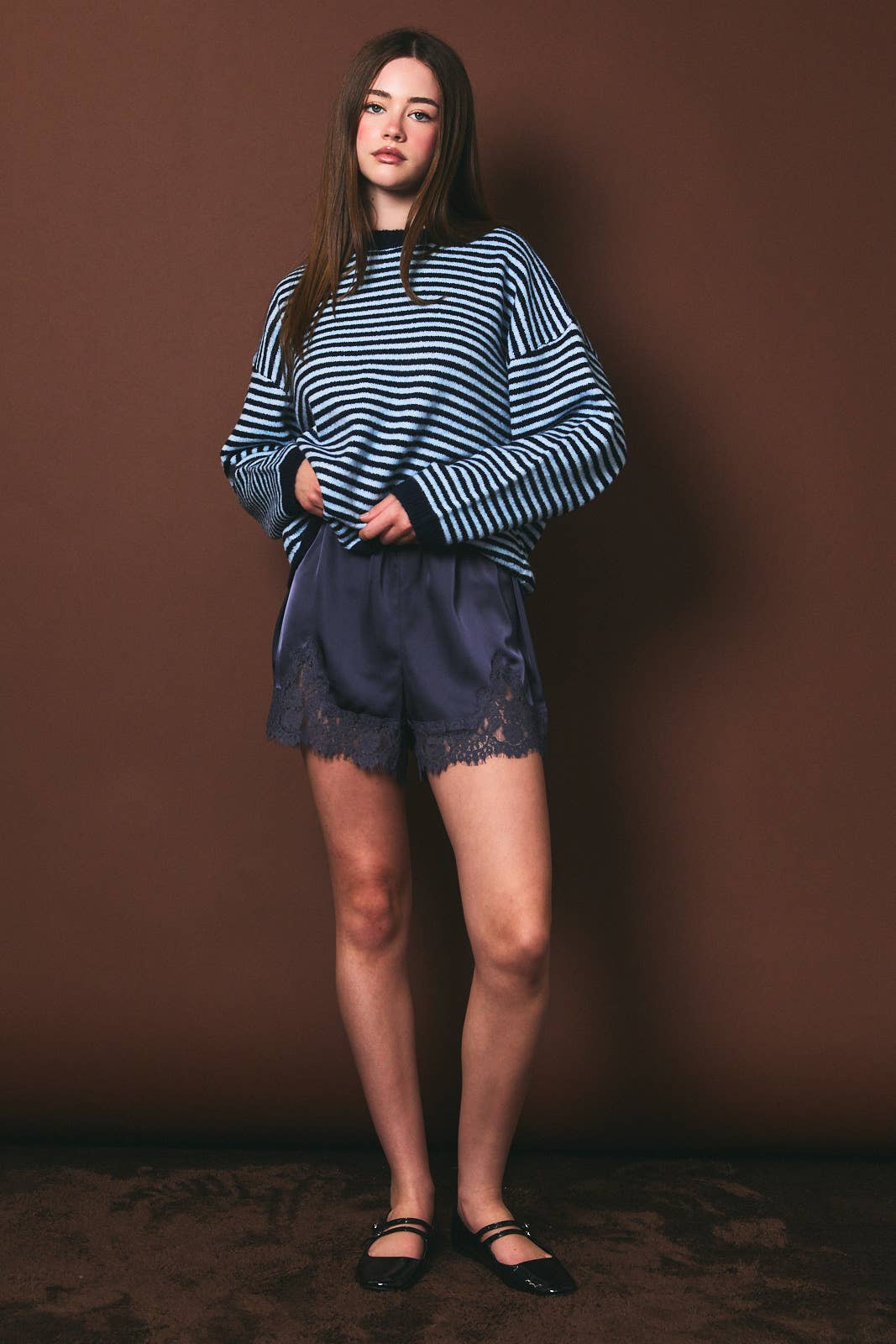 Lace Trim Satin Elastic Waist Mid Rise Shorts