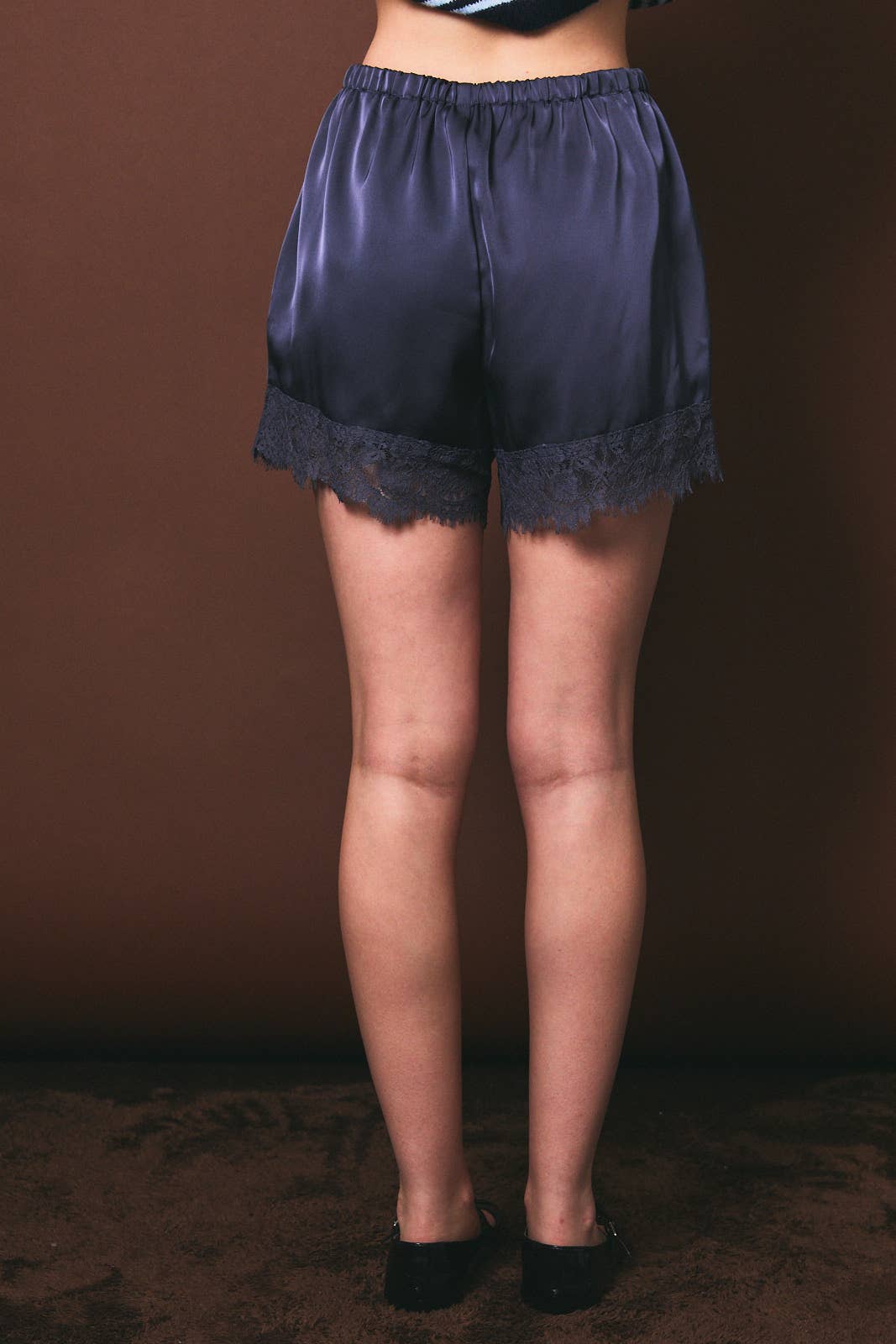Lace Trim Satin Elastic Waist Mid Rise Shorts